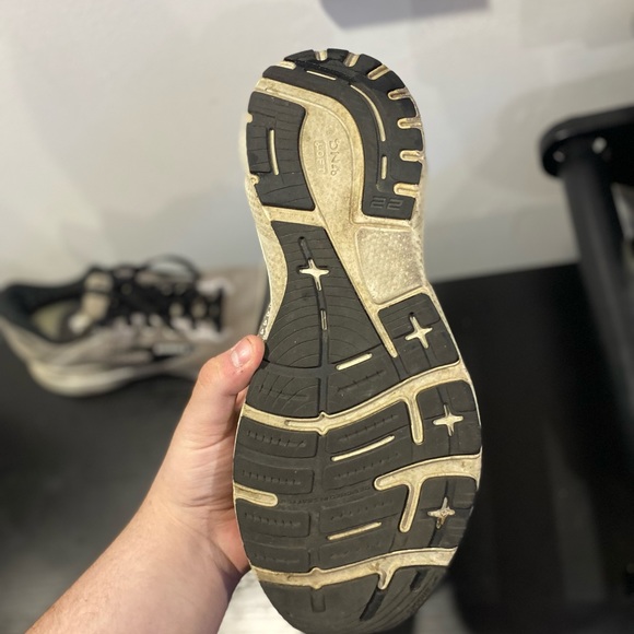 Brooks Adrenaline GTS 22 Sneakers Size 12 2E Men’s Wide Used Gray Black - Picture 6 of 12